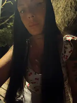 Baby_Panther: διαδικτυακό σόου στην κάμερα