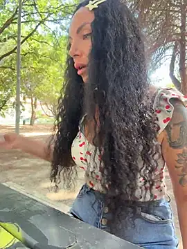 Partenope_Girl Adlı Modelin Web Kamerası Şovu