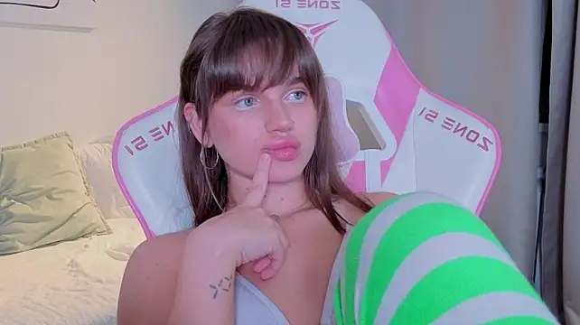 aesthetics__tease Chat XXX in diretta