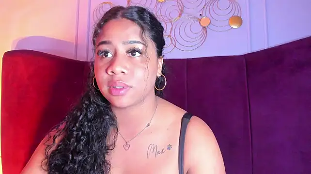 Sofi_Fox_ Chat XXX live