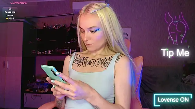mischellemeow13's Live XXX Chat