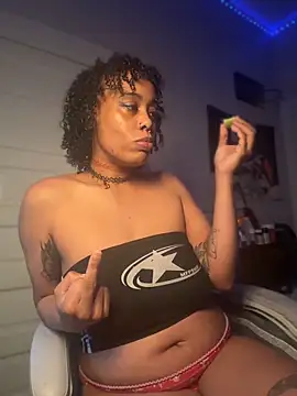 Lunalovesyou8 Show in webcam