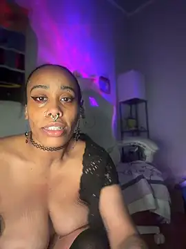 Lunalovesyou8 Show in webcam