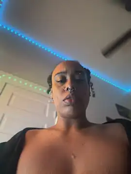 Lunalovesyou8's Webcam Show