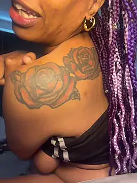 Lunalovesyou8 Show in webcam