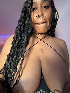 MsLunaParker Show in webcam