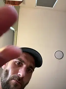 KAMIL3119: διαδικτυακό σόου στην κάμερα