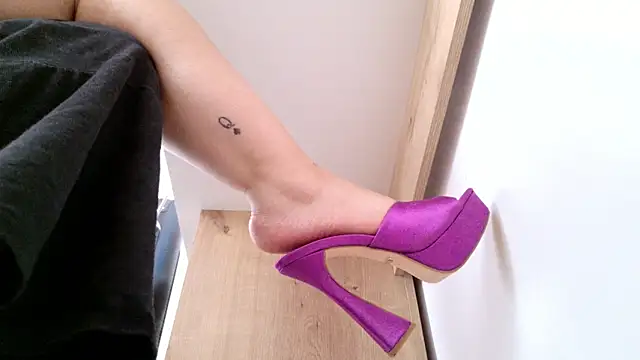 dulcepurnimaqos' Live XXX Chat