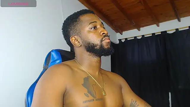 Drake_Nassir4's Live XXX Chat