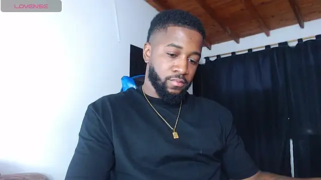 Drake_Nassir4 élő XXX-chatje
