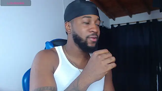 Chat +18 de Drake_Nassir4 ao vivo
