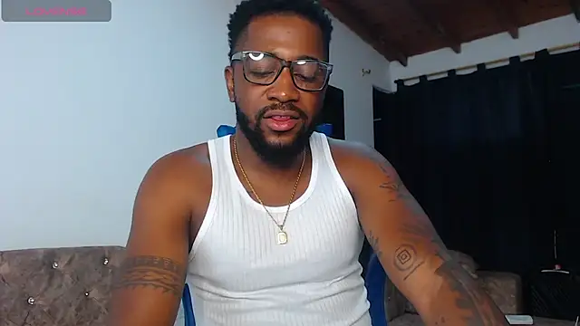 Drake_Nassir4n Webbikameraesitys