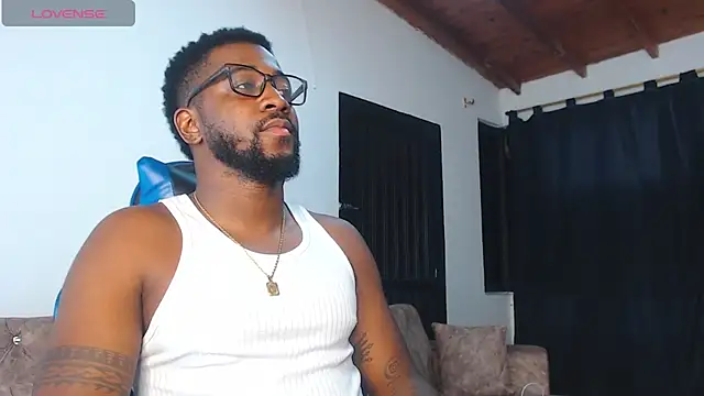 Show modela Drake_Nassir4 na web-kameri