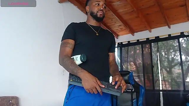 Drake_Nassir4 在線直播表演