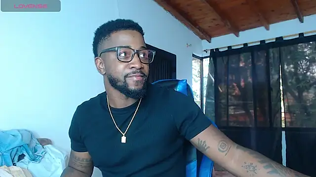 Chat XXX en directo de Drake_Nassir4