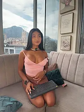 Megan_Lim Show in webcam