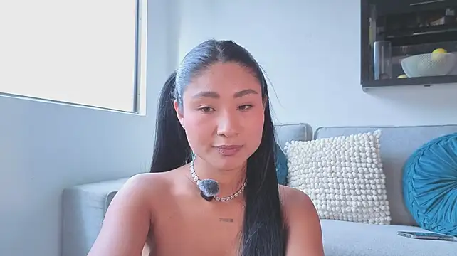 Megan_Lim Adlı Modelin Canlı XXX Sohbeti