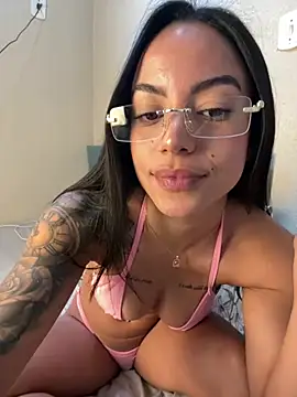 צ'אט XXX בשידור חי של Elamesmamorena