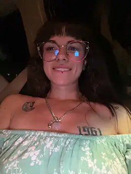 VioletaSubmissive Show in webcam