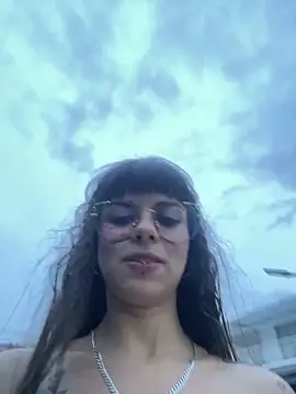 VioletaSubmissive's Webcam Show