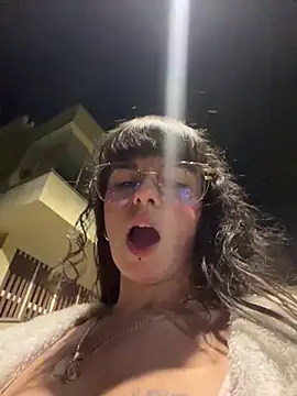 VioletaSubmissive Show in webcam