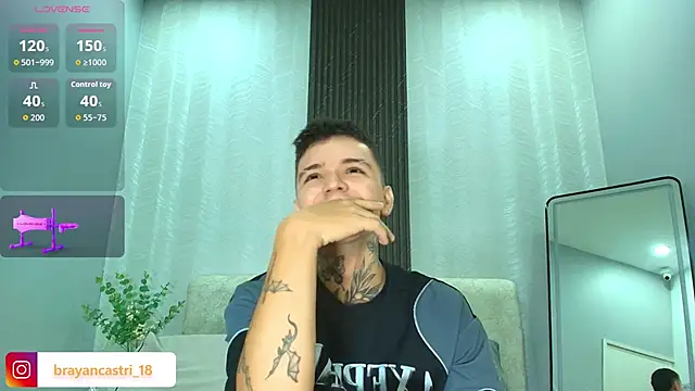 Ian_Castillo_ Webcam-Show