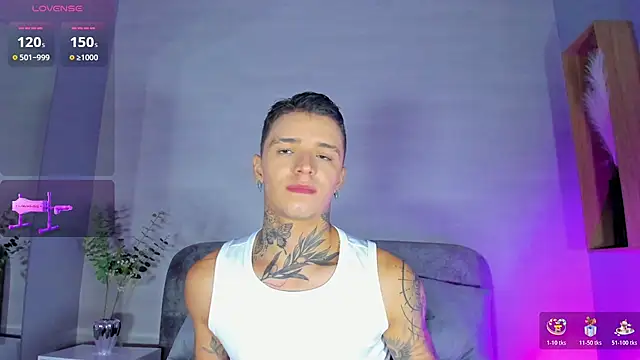 Ian_Castillo_ Webcam-Show