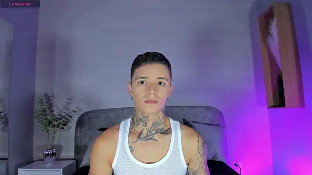 Ian_Castillo_ Шоу с уебкамера
