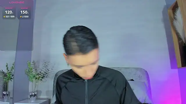 Pokazy przed kamerką – Ian_Castillo_