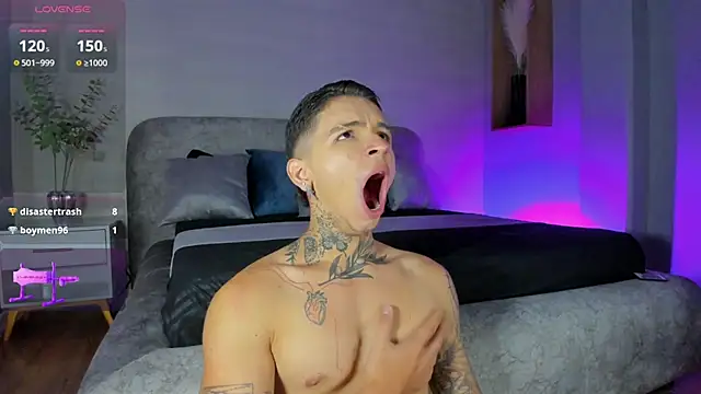 Ian_Castillo_ Webcam-Show