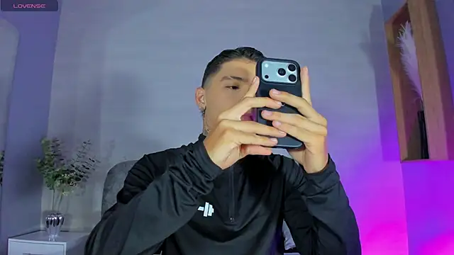 Ian_Castillo_ Pertunjukan Webcam