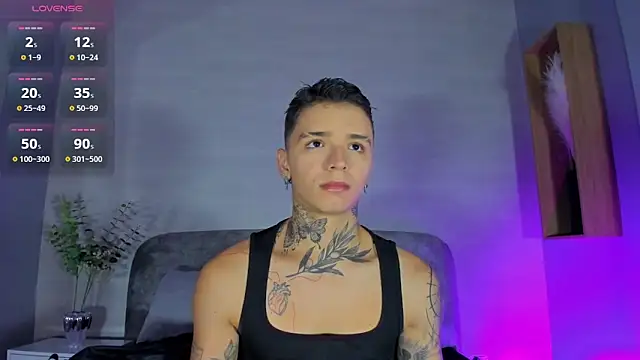 Ian_Castillo_ Webcam-Show