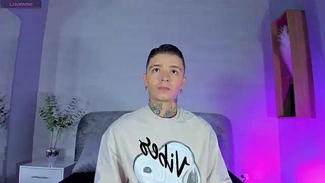 Ian_Castillo_ Show Webcam