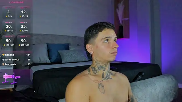 Ian_Castillo_ Webcam-Show