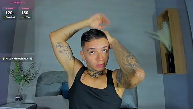 Ian_Castillo_ Webcam-Show