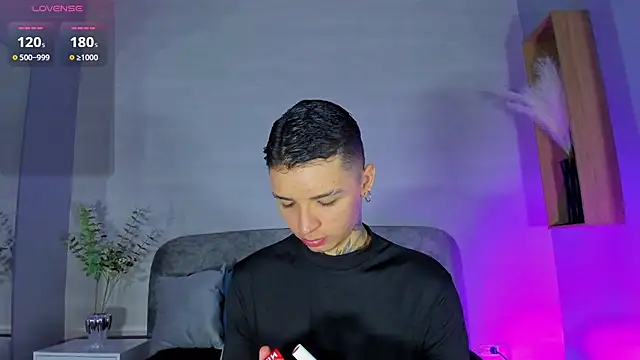 הופעת וובקאם של Ian_Castillo_