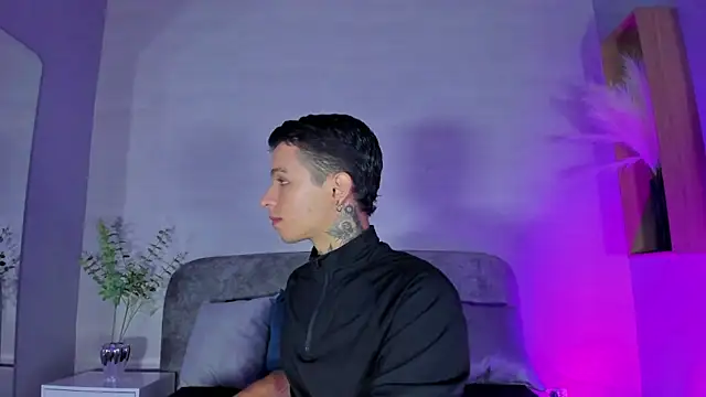 Ian_Castillo_ Webcam Show