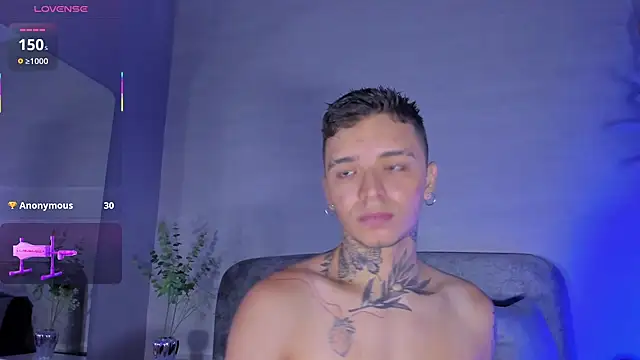 Ian_Castillo_ Webcam-Show