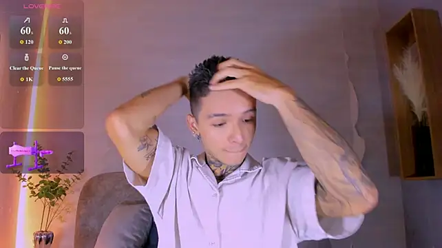 Ian_Castillo_ Webcam-Show