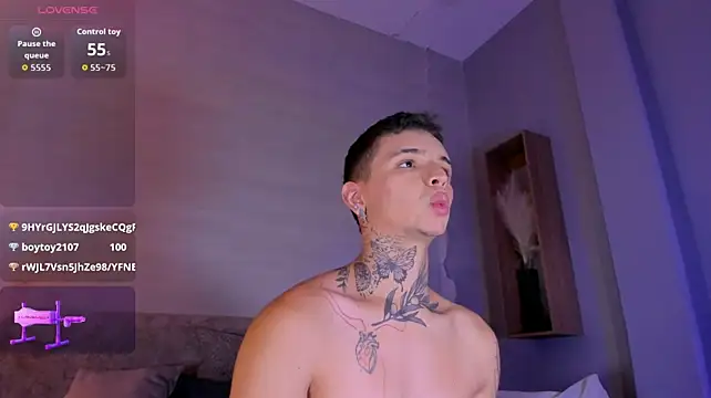 Ian_Castillo_ Webcam-Show