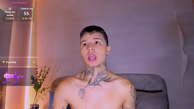 Ian_Castillo_ Шоу с уебкамера