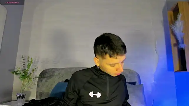 Ian_Castillo_ Шоу с уебкамера