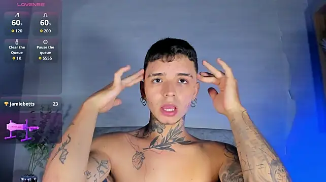 Ian_Castillo_ Show in webcam