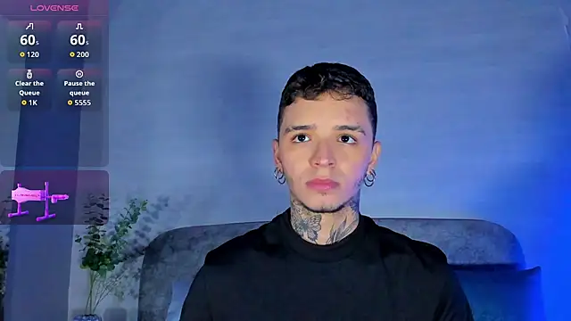 Ian_Castillo_ Show in webcam