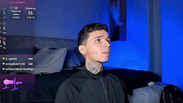 Ian_Castillo_ Show in webcam