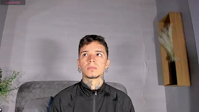 Ian_Castillo_'s Webcam Show