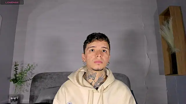Ian_Castillo_ Show Webcam