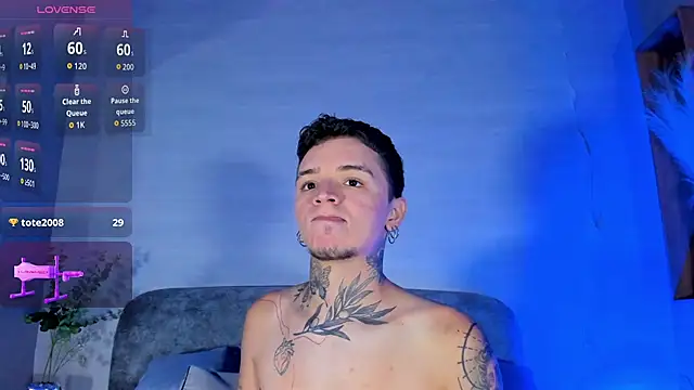 Show modela Ian_Castillo_ na web-kameri