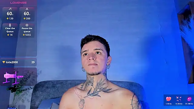 Show modela Ian_Castillo_ na web-kameri