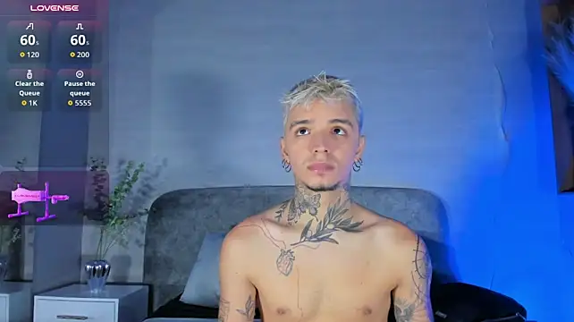 Show modela Ian_Castillo_ na web-kameri